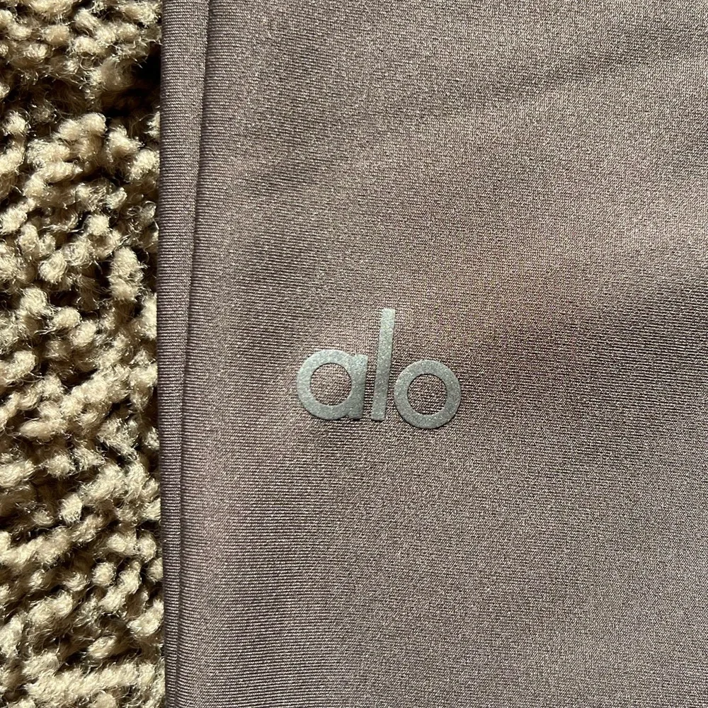 ALO Yoga Tan Leggings - Picture 3 of 4